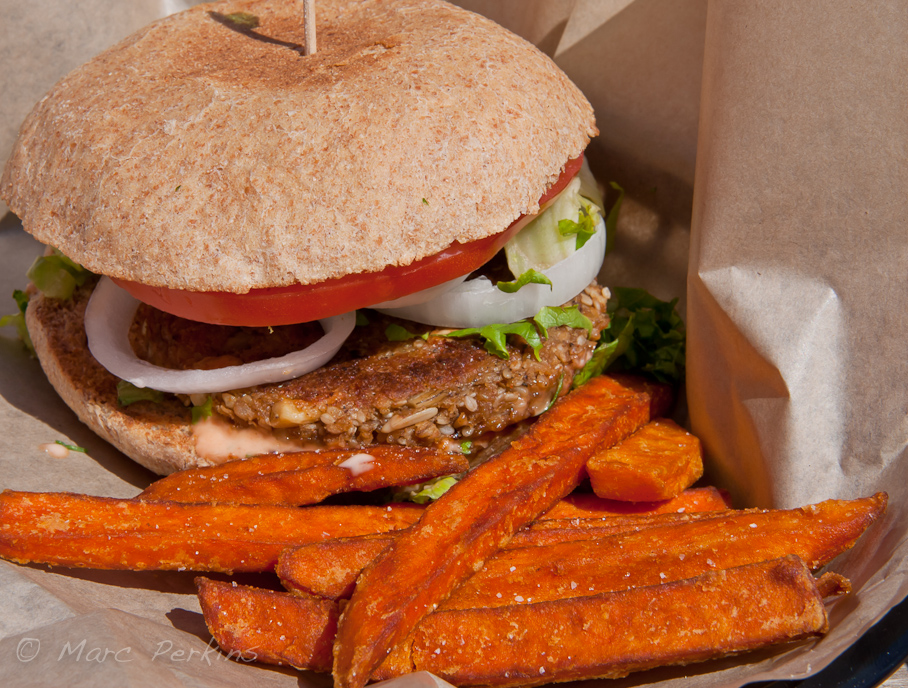 Seabirds Burger with sweet potato fries